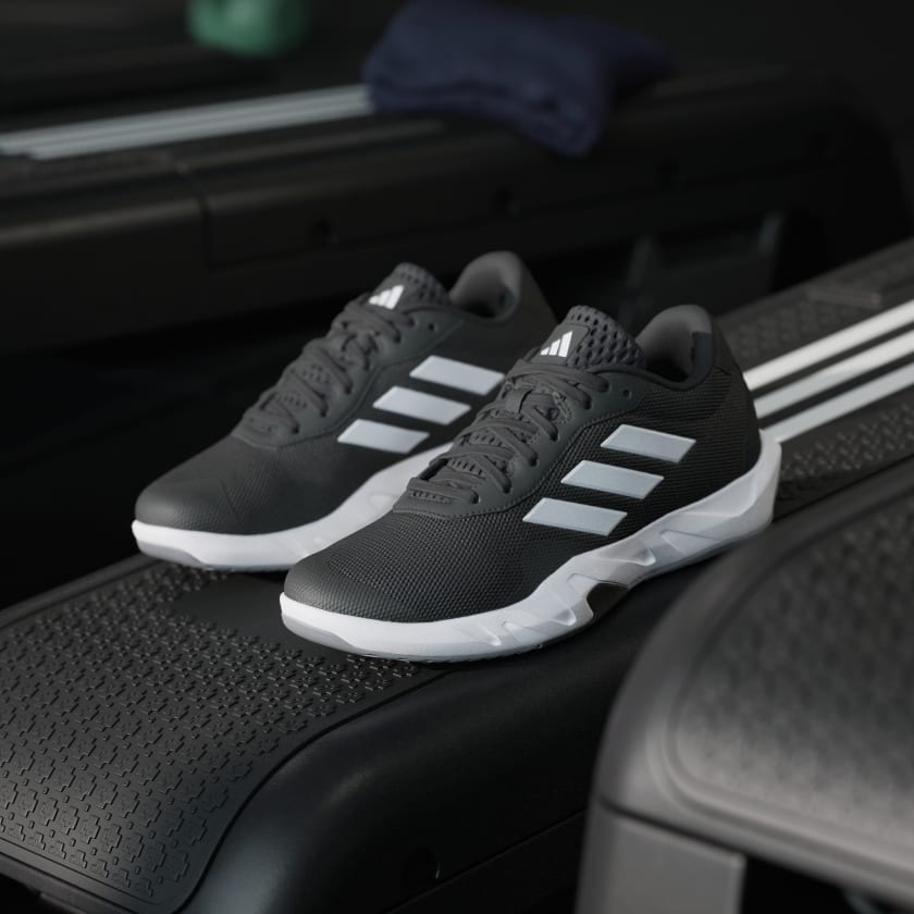 Amplimove_Training_Shoes_Black_I (1).jpg
